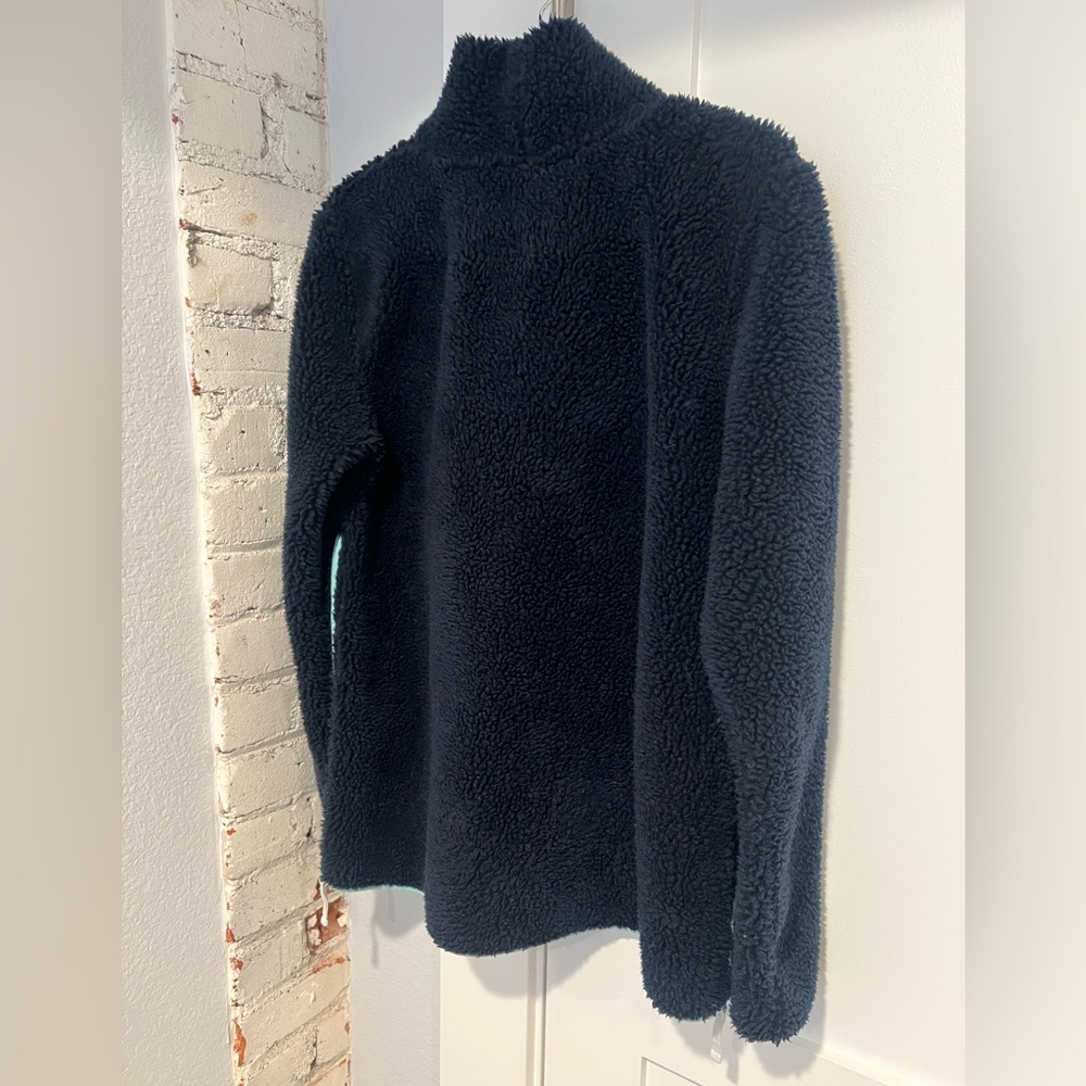 LL Bean Women's Signature Sherpa Pullover, navy blue, size M - Picture 7 of 9